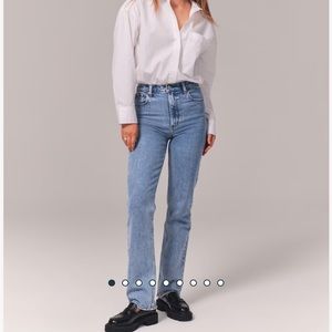 Abercrombie Ultra High Rise 90’s Straight Jean - 25 🍂